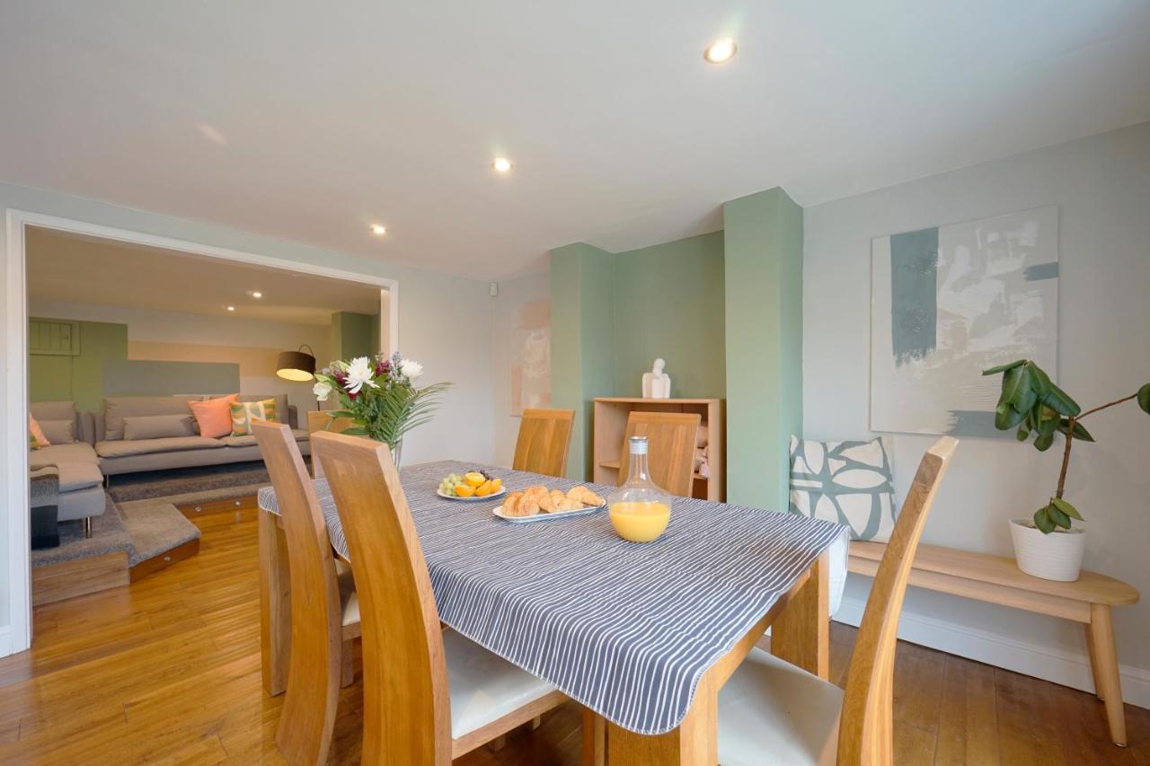 Stunning 5 Bed House In Chapel Allerton, Sleeps 9 Лидс Экстерьер фото