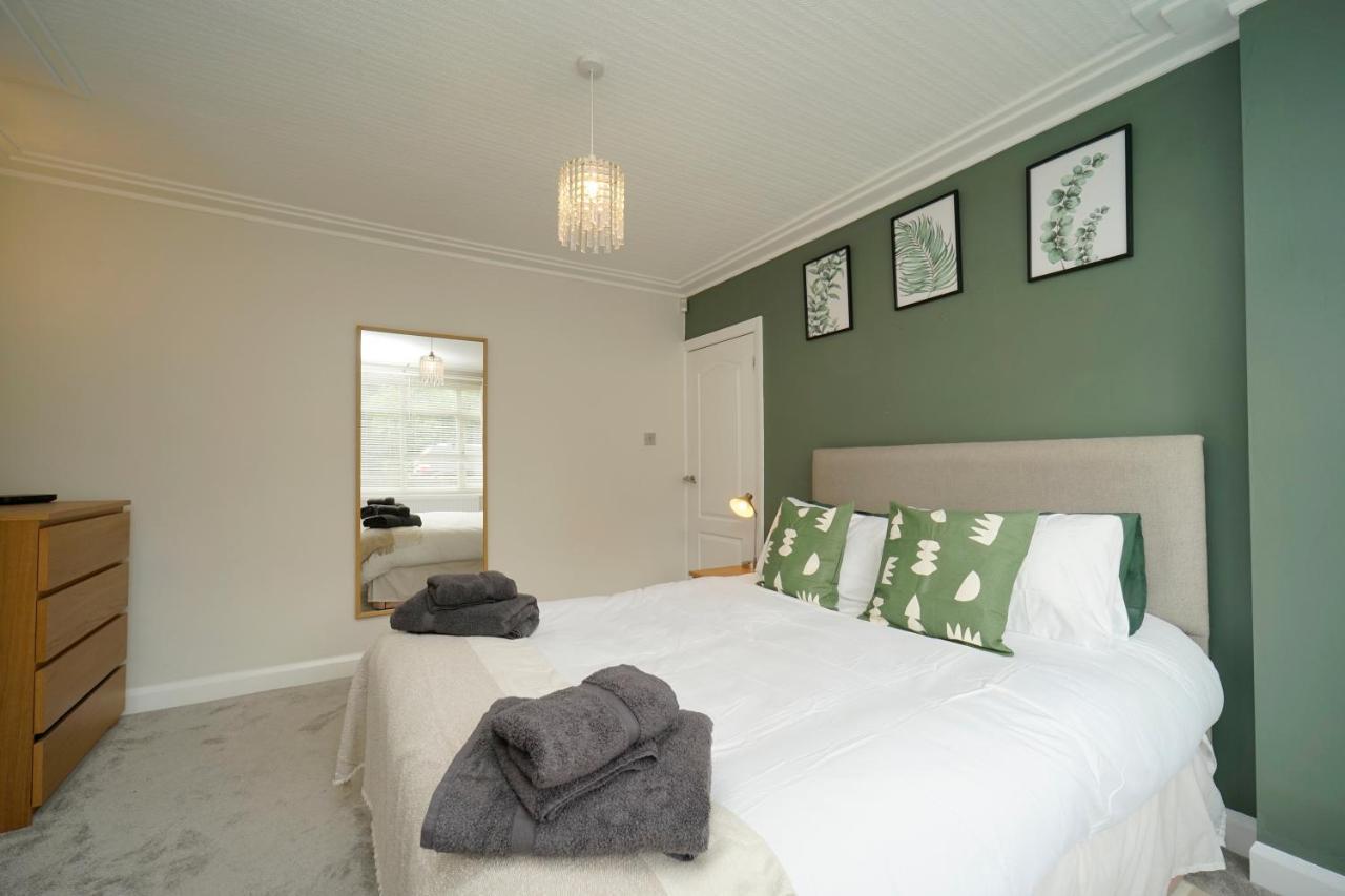 Stunning 5 Bed House In Chapel Allerton, Sleeps 9 Лидс Экстерьер фото