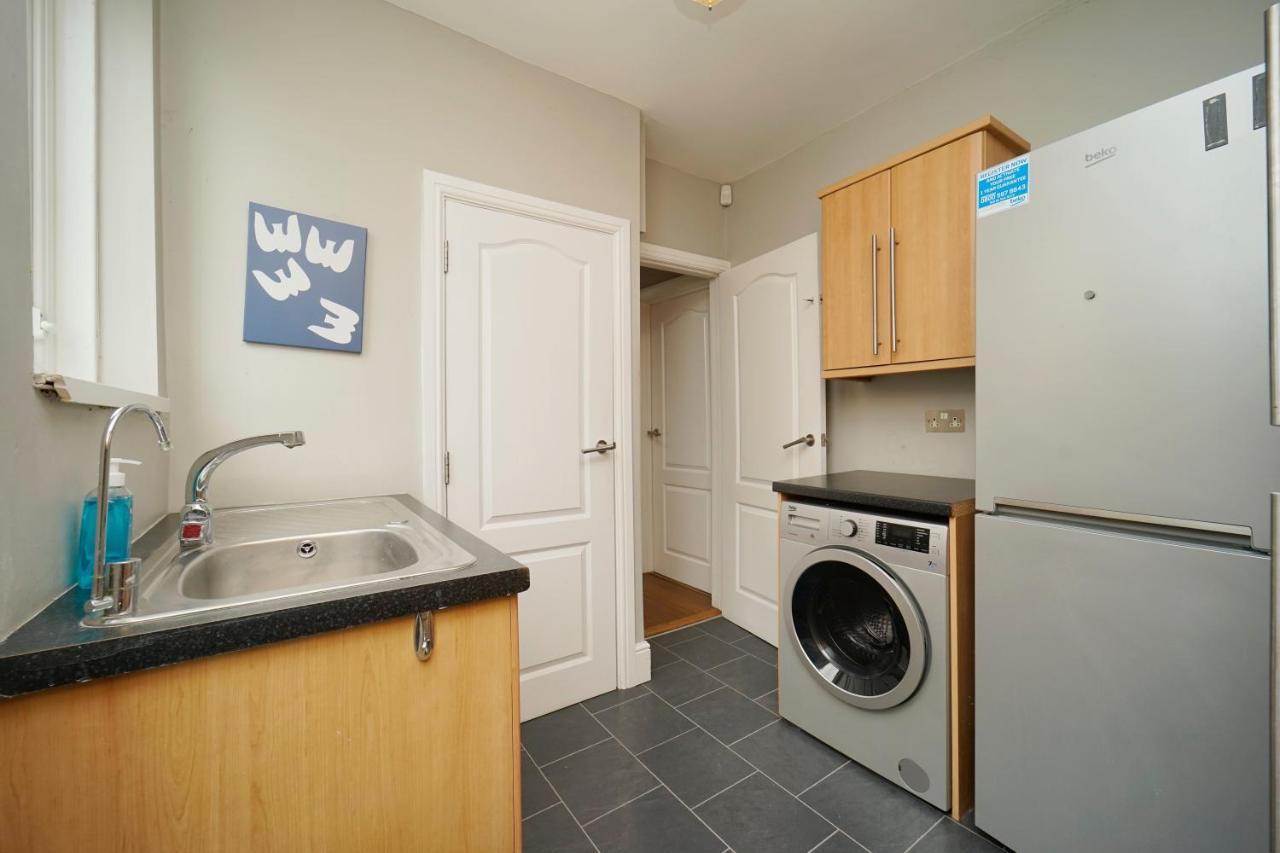 Stunning 5 Bed House In Chapel Allerton, Sleeps 9 Лидс Экстерьер фото
